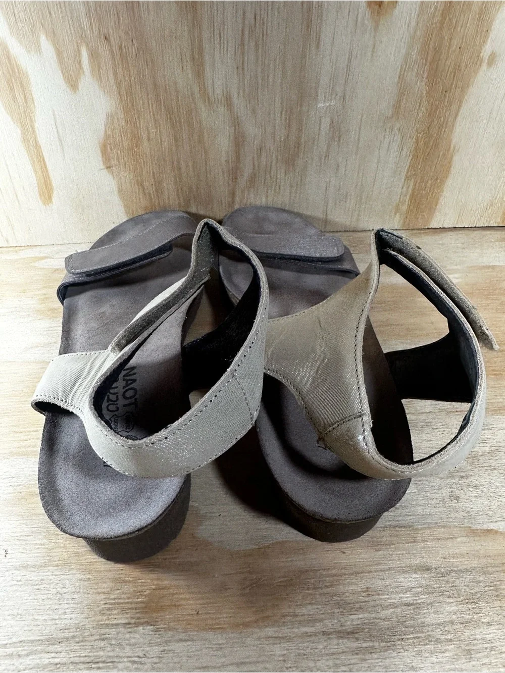Naot alba sandals